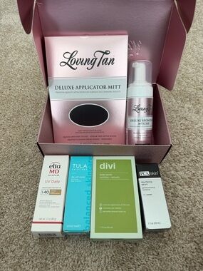 Loving Tan Deluxe Applicator Mitt & Mousse Set in Pink